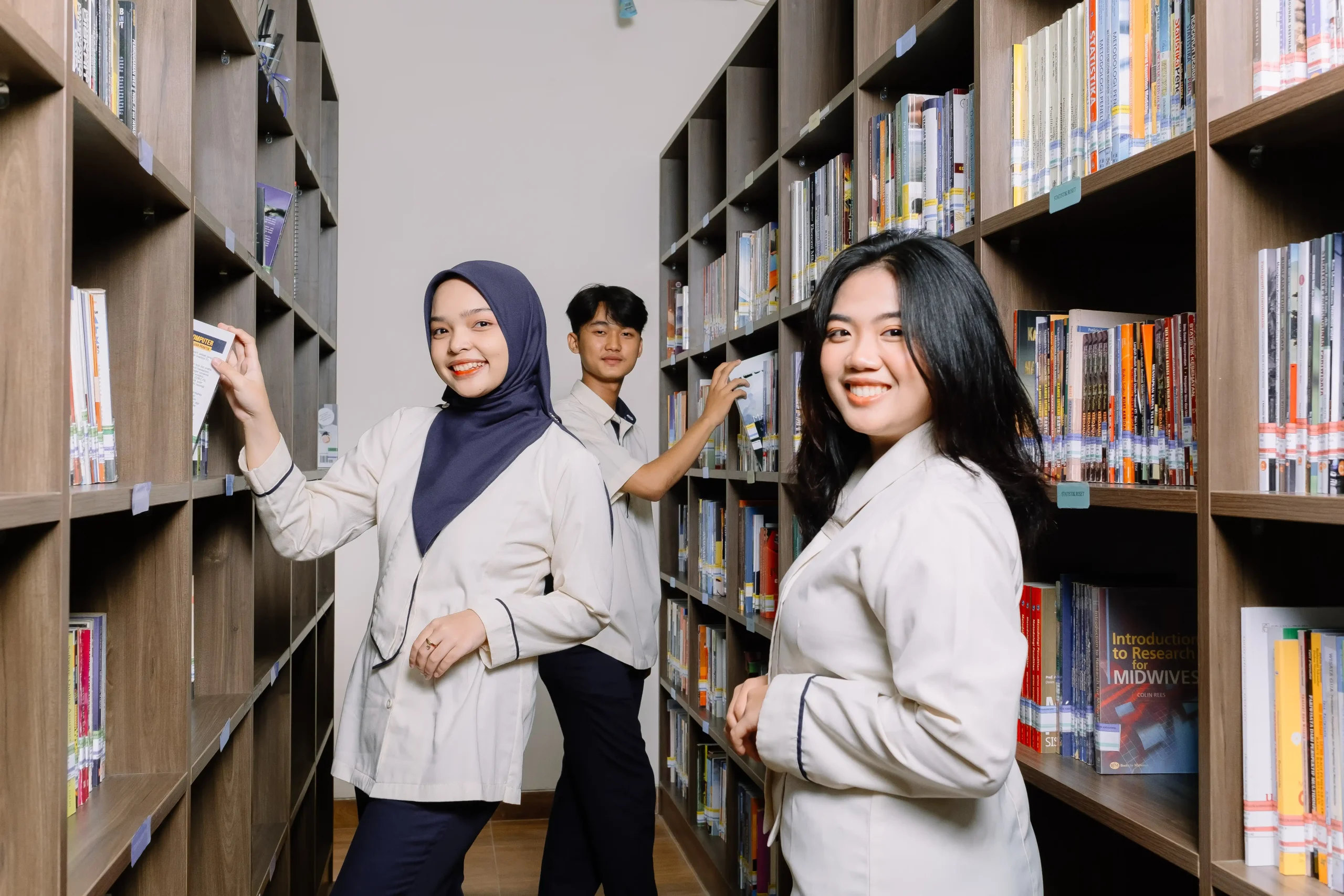  Fakultas Manajemen dan Bisnis